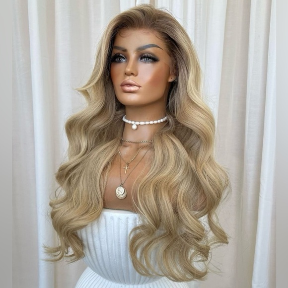 Dark blonde curled side part lacefront wig - Picture 2 of 4